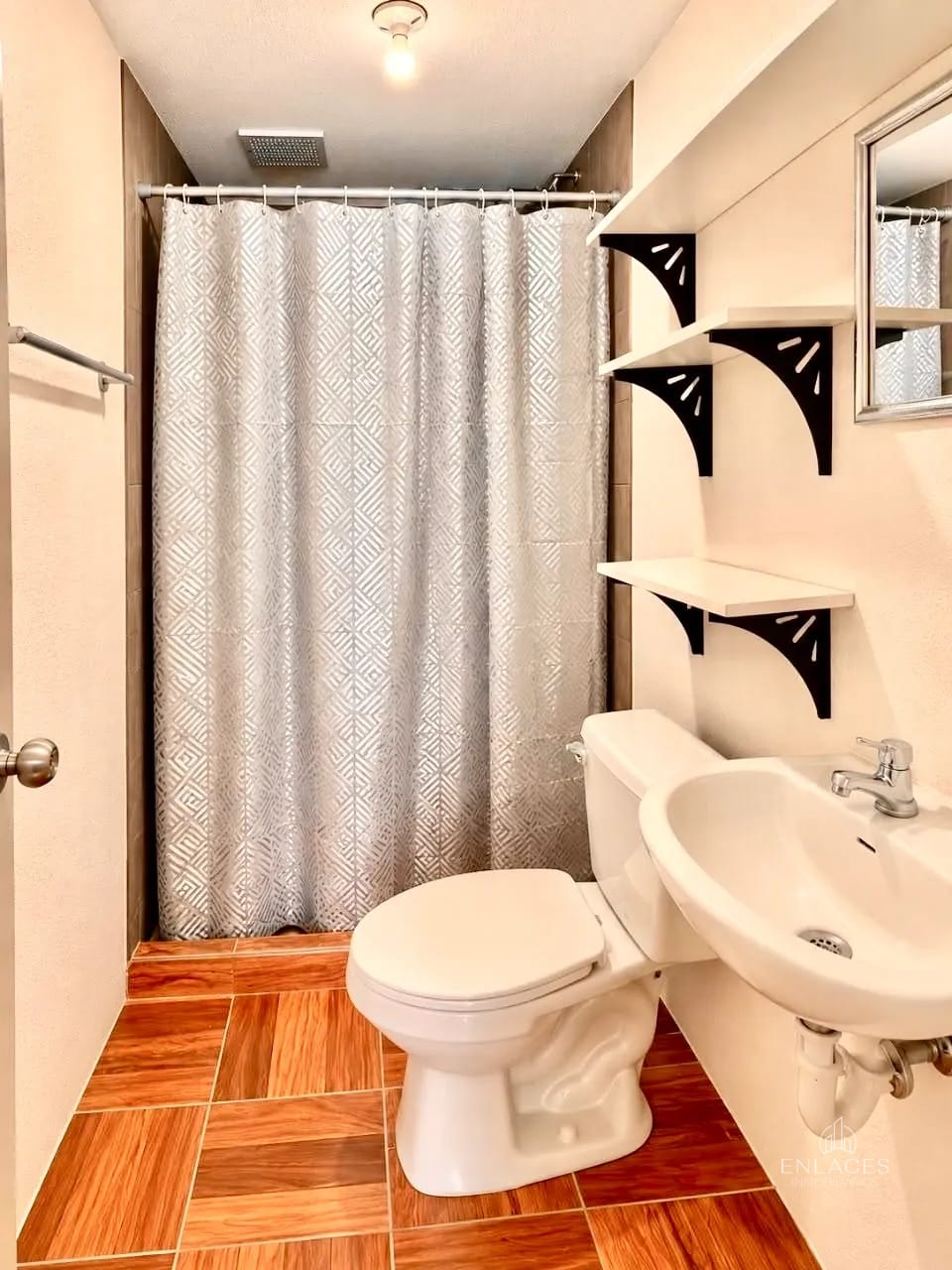 Zona 8 • Apartamento Nuevo en Renta • Condominio Santa Cecilia — Apartamento en Alquiler en Zona 8, Guatemala, Ciudad — foto 5 de 10