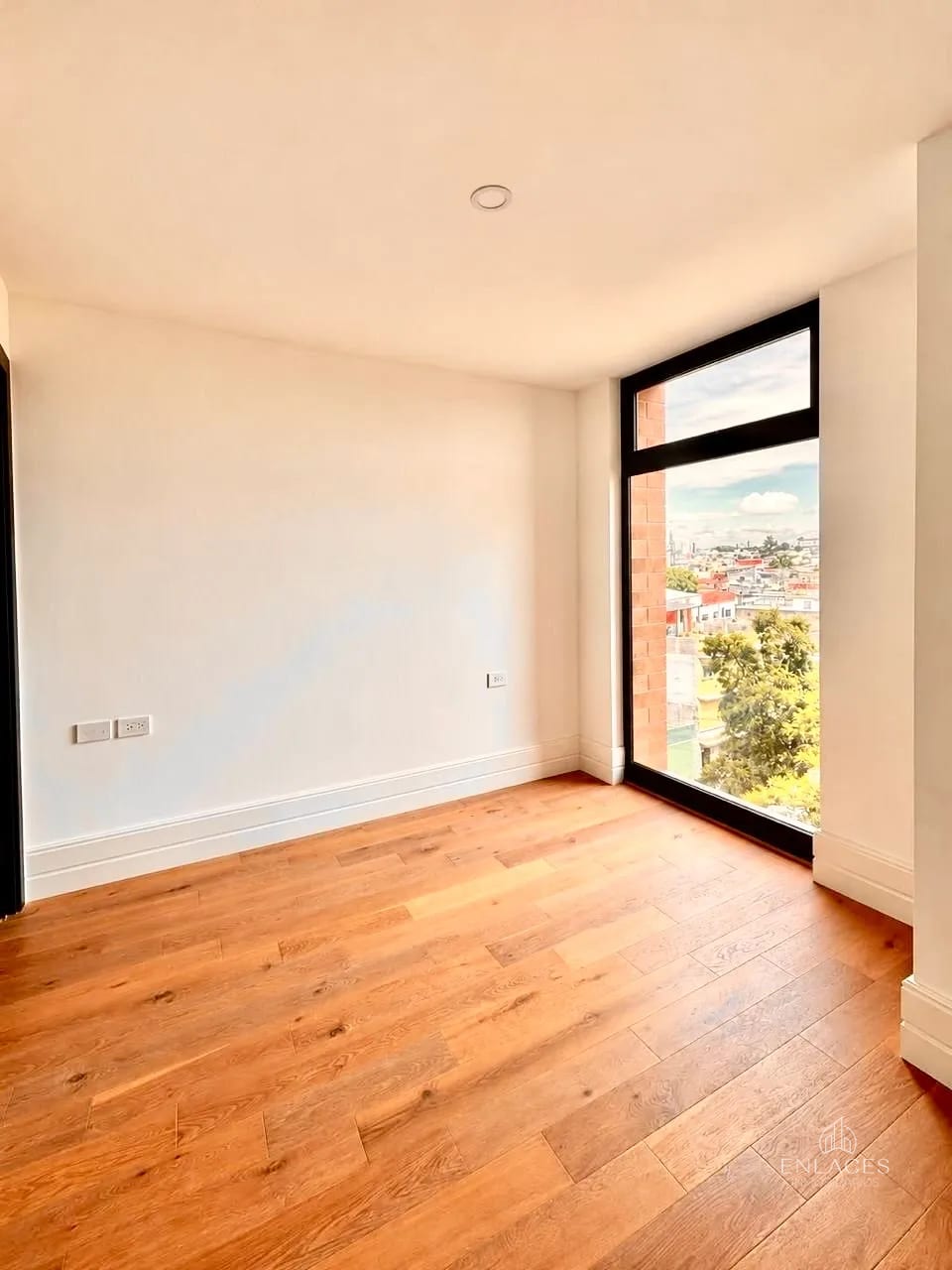 Zona 5 • Apartamento en Renta • Edificio Céntrico — Apartamento en Alquiler en Céntrico, Zona 5, Guatemala, Ciudad — foto 5 de 11