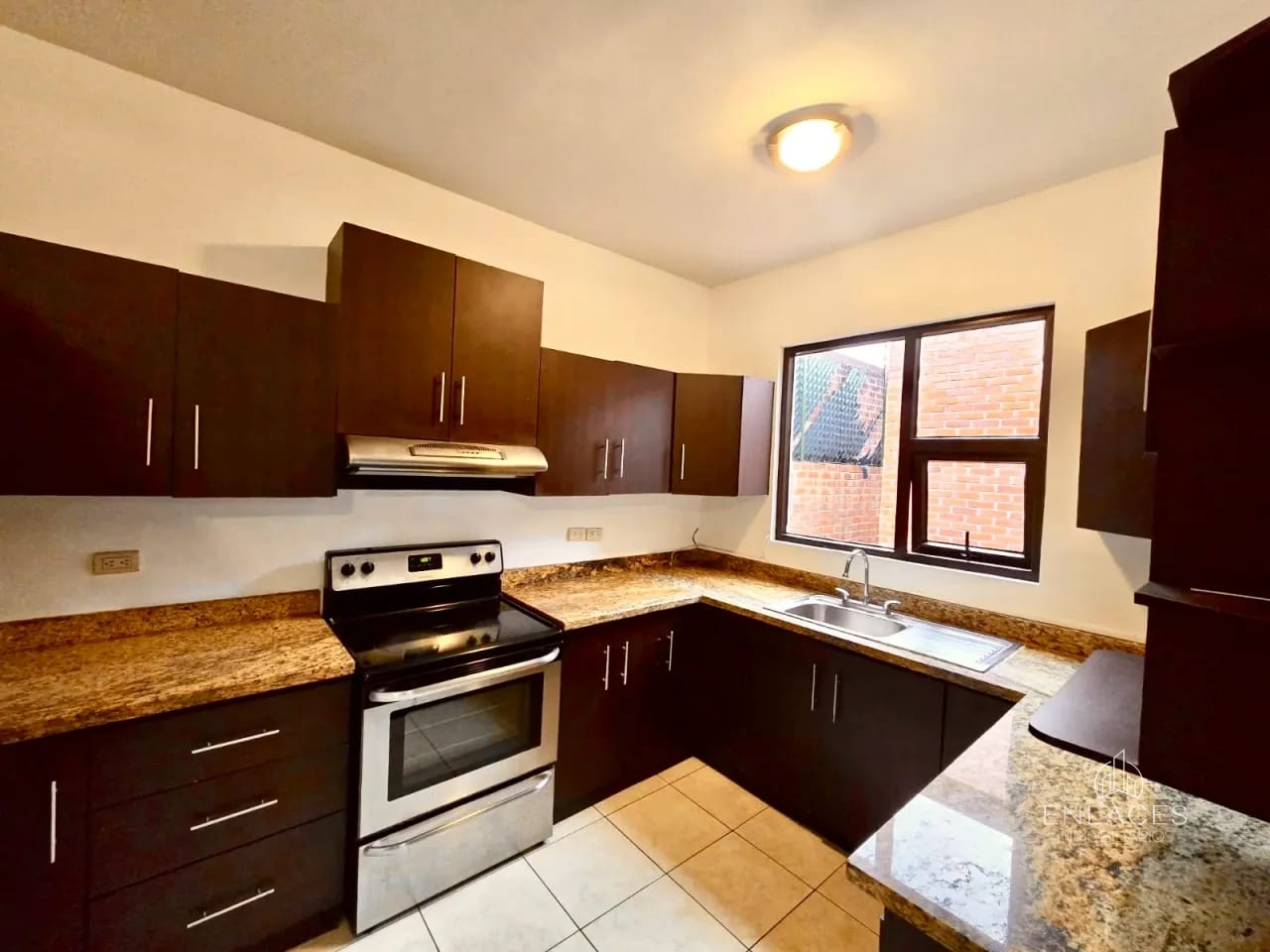 Km 16.5 CAES • Casa de 1 Nivel en Venta • Condominio Buenafuente — Casa en Venta en Buena Fuente, Carretera a El Salvador, Guatemala, Ciudad — foto 1 de 17