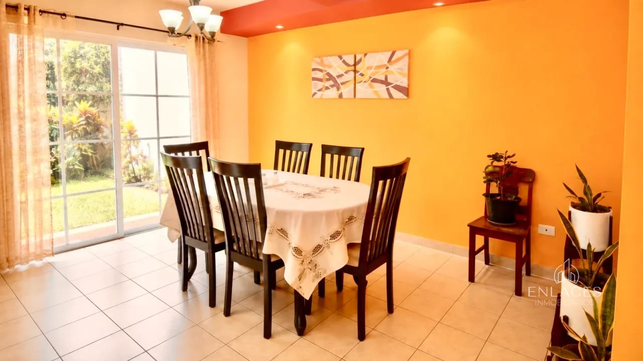 Zona 4 de Mixco • Casa en Venta • Condado San Nicolás — Casa en Venta en Condado San Nicolás, Zona 4 Mixco, Guatemala, Ciudad — foto 4 de 9