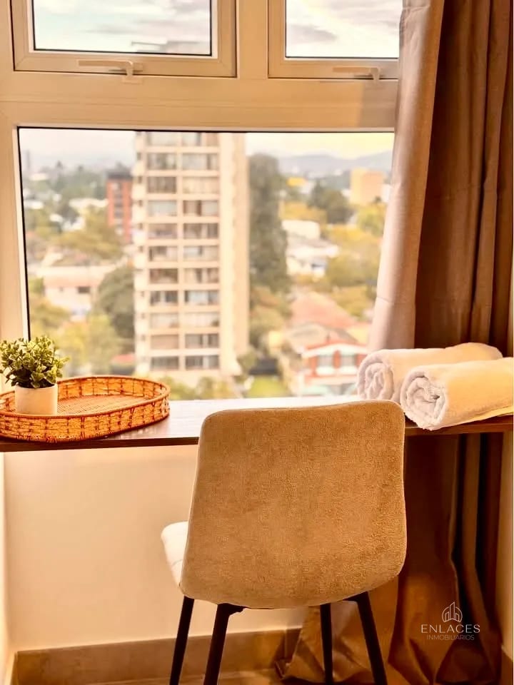 Zona 10 • Apartamento Amueblado en Venta • Edificio Fiamene — Apartamento en Venta en Fiamene, Zona 10, Guatemala, Ciudad — foto 5 de 10