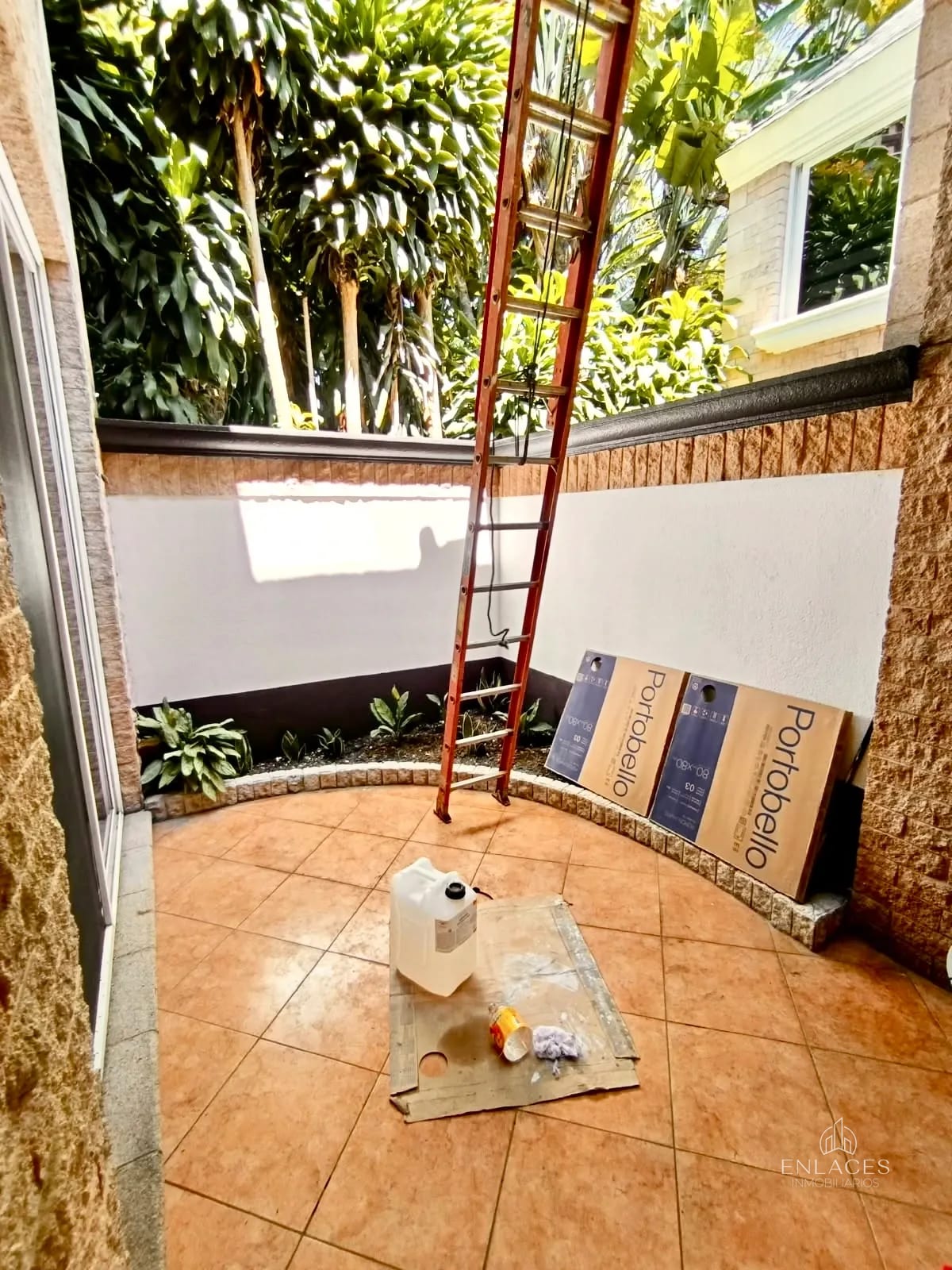 Zona 10 • Casa en Renta • Condominio Reina Sofía — Casa en Alquiler en Zona 10, Guatemala, Ciudad — foto 6 de 17