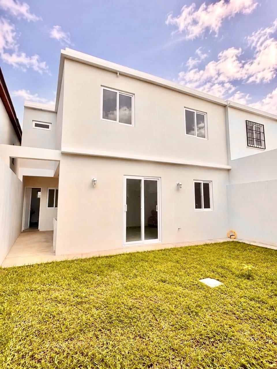 Km 20 CAES • Casa Nueva en Venta • Residencial Lo de Valdez — Casa en Venta en Lo de Valdez, Carretera a El Salvador, Guatemala, Ciudad — foto 6 de 16