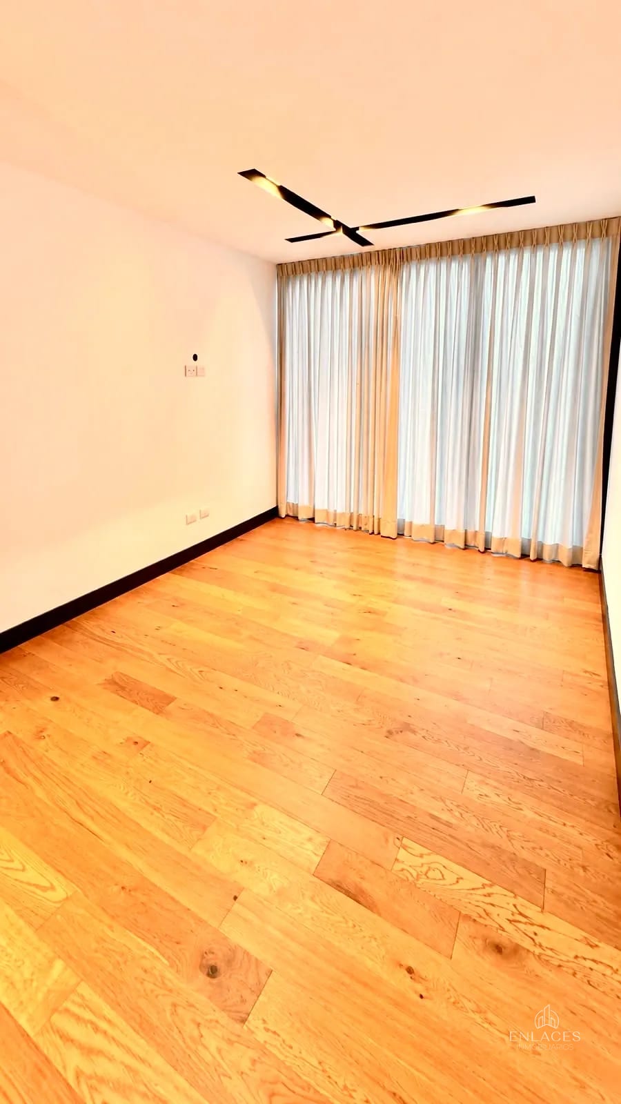 Zona 11 • Apartamento en Renta • Edificio Villa Mariscal — Apartamento en Alquiler en Villa Mariscal, Zona 11, Guatemala, Ciudad — foto 4 de 11