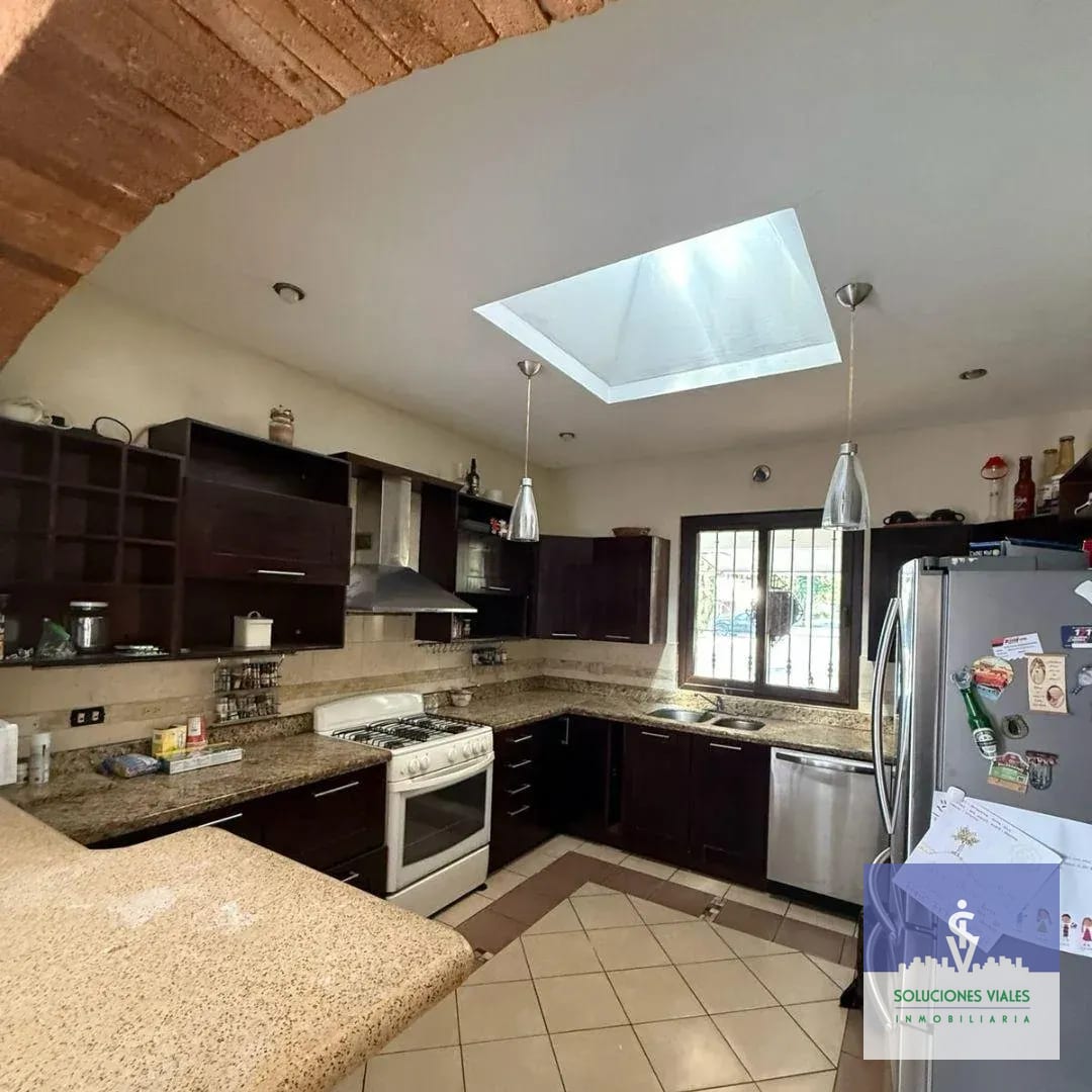 Jardines de San Isidro, Vendo Casa de 1 Nivel, Zona 16 — Casa en Venta en Jardines de San Isidro, Zona 16, Guatemala, Ciudad — foto 2 de 9