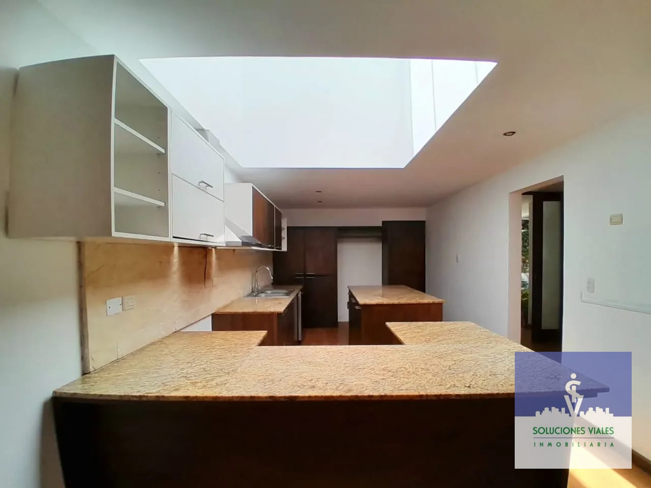 Cocina — Alquilo Casa Moderna Zona 15, Dentro de Garita — Casa en Alquiler en Trinidad, Zona 15, Guatemala, Ciudad — foto 6 de 15