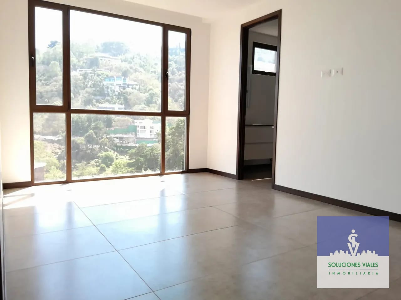 Dormitorio principal — Alquiler Apartamento Albero San Lazaro, Zona 15 — Apartamento en Alquiler en Albero San Lazaro, Zona 15, Guatemala, Ciudad — foto 11 de 15