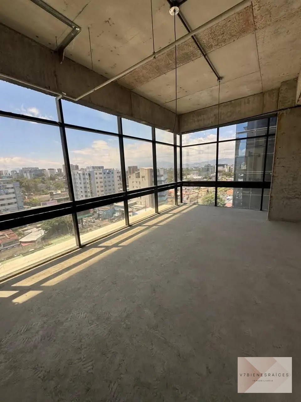 HOSPITAL NUEVO EN RENTA — Clínica en Alquiler en Zona 10, Guatemala, Ciudad — foto 2 de 8