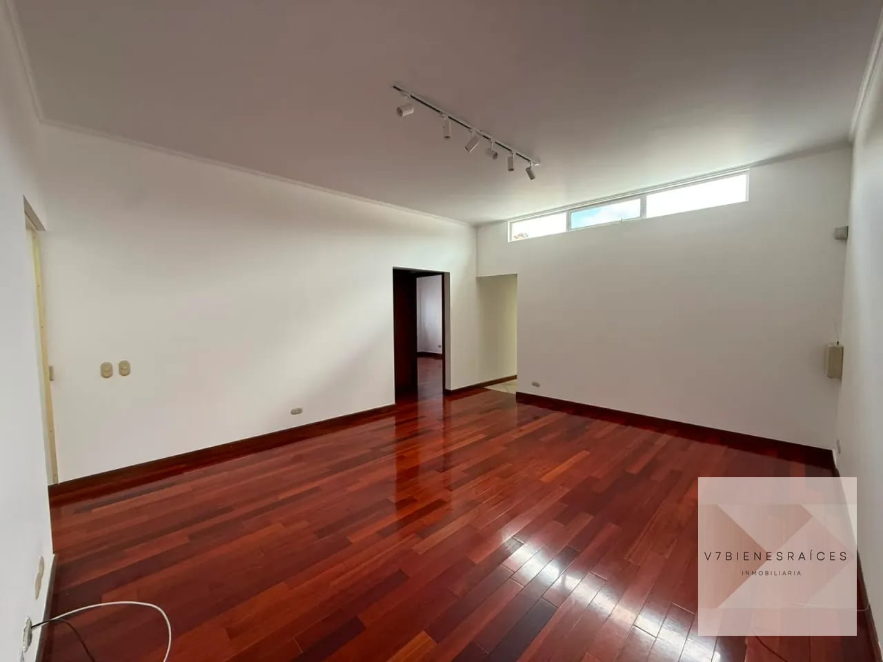 Preciosa Casa en Renta Encinos de Cayalá — Casa en Alquiler en Encinos de Cayala, Zona 16, Guatemala, Ciudad — foto 4 de 8