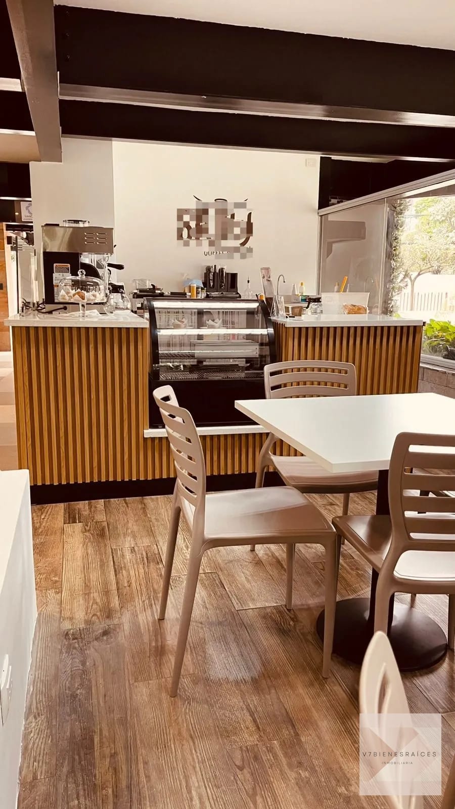 Kiosco en Área Comercial — Local en Alquiler en Zona 10, Guatemala, Ciudad — foto 1 de 1