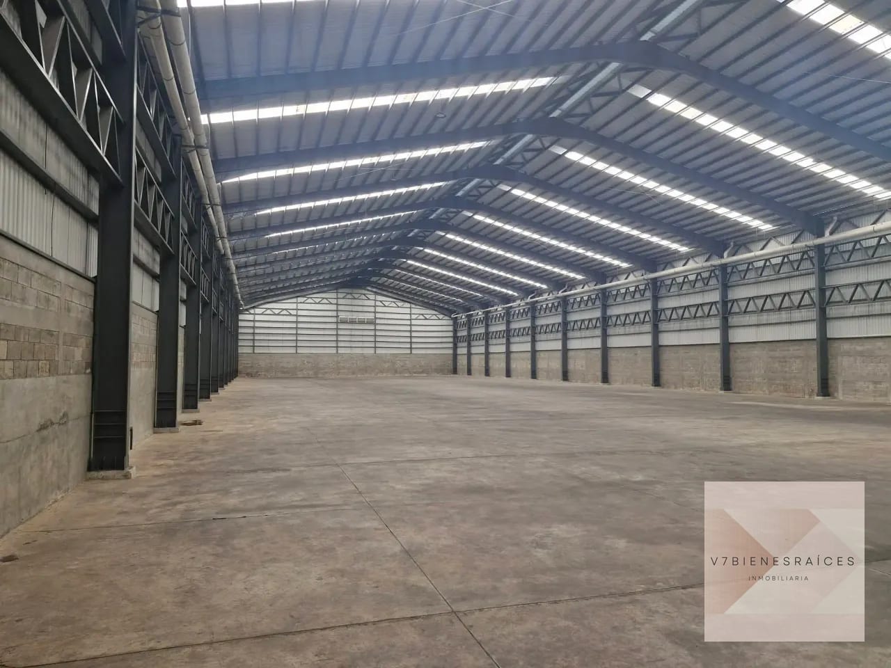 Bodega en Renta. Carretera CA-2 a Taxisco — Bodega / Ofibodega en Alquiler en Escuintla, Escuintla — foto 3 de 5