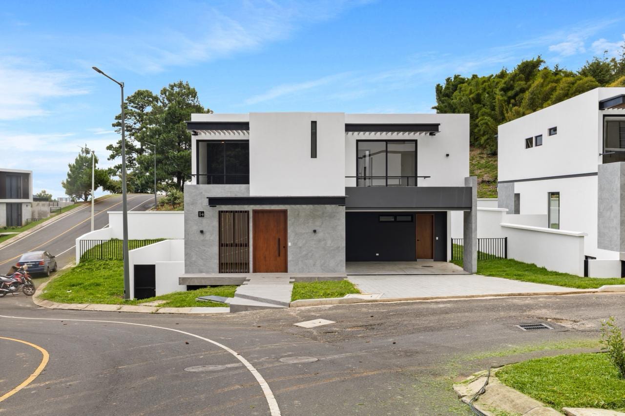 Casa en Venta | el Pulte Ecuestre | Sauces de el Pulte — Casa en Venta en El Pulté Ecuestre, Zona 16, Guatemala, Ciudad — foto 1 de 8