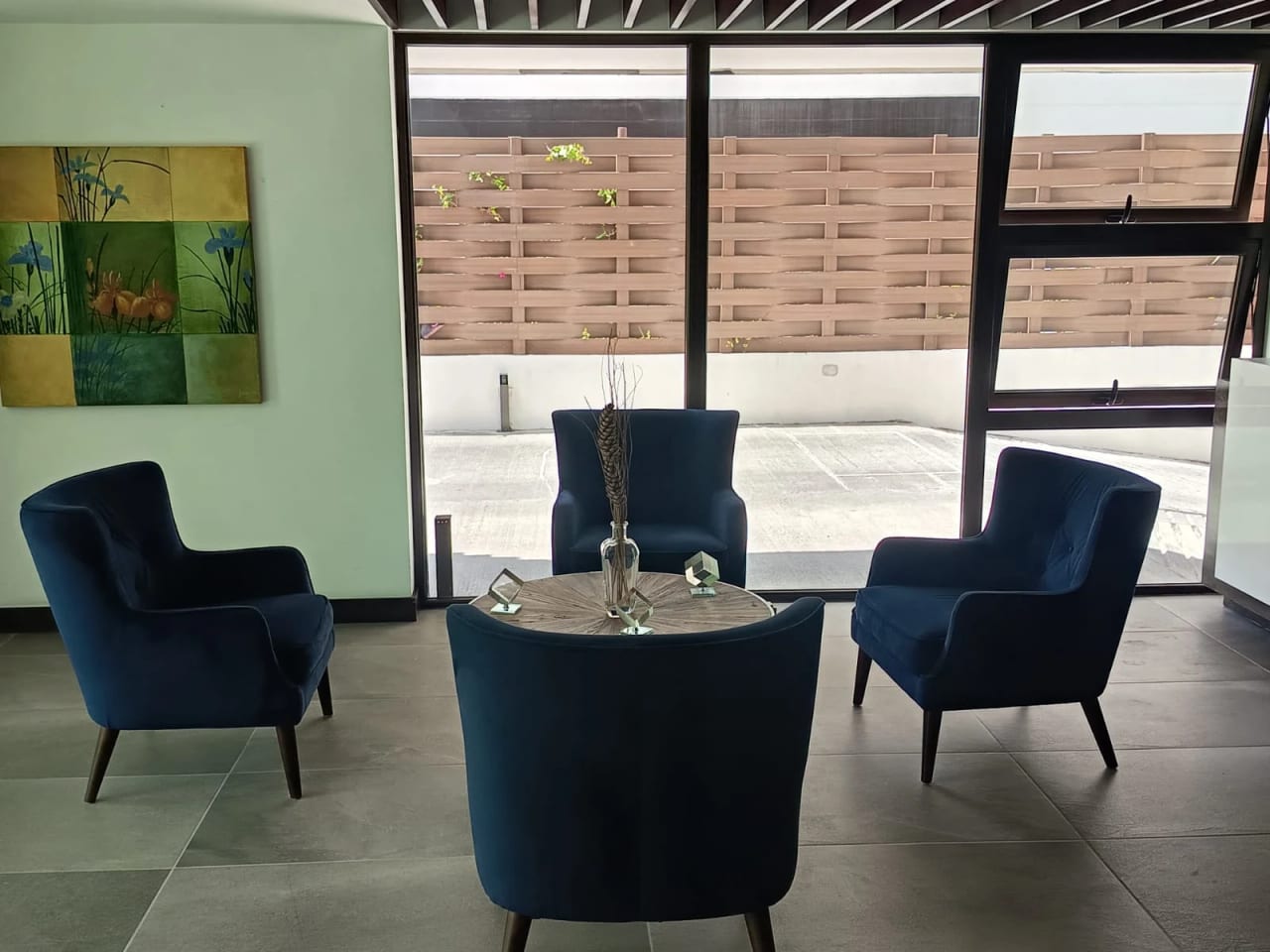 En Renta de Exclusivo Apartamento | Edificio, Zona 15 Dentro de Garita — Apartamento en Alquiler en LIV, Zona 15, Guatemala, Ciudad — foto 4 de 17