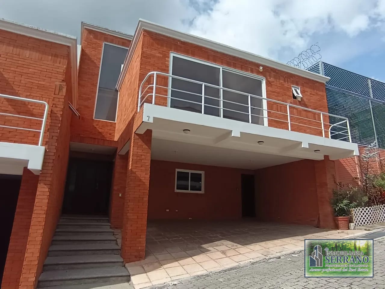 VENDO CASA EN CAYÁLA Condominio Exclusivo. Guate City. — Casa en Venta en Explanada Cayalá, Zona 16, Guatemala, Ciudad — foto 1 de 17