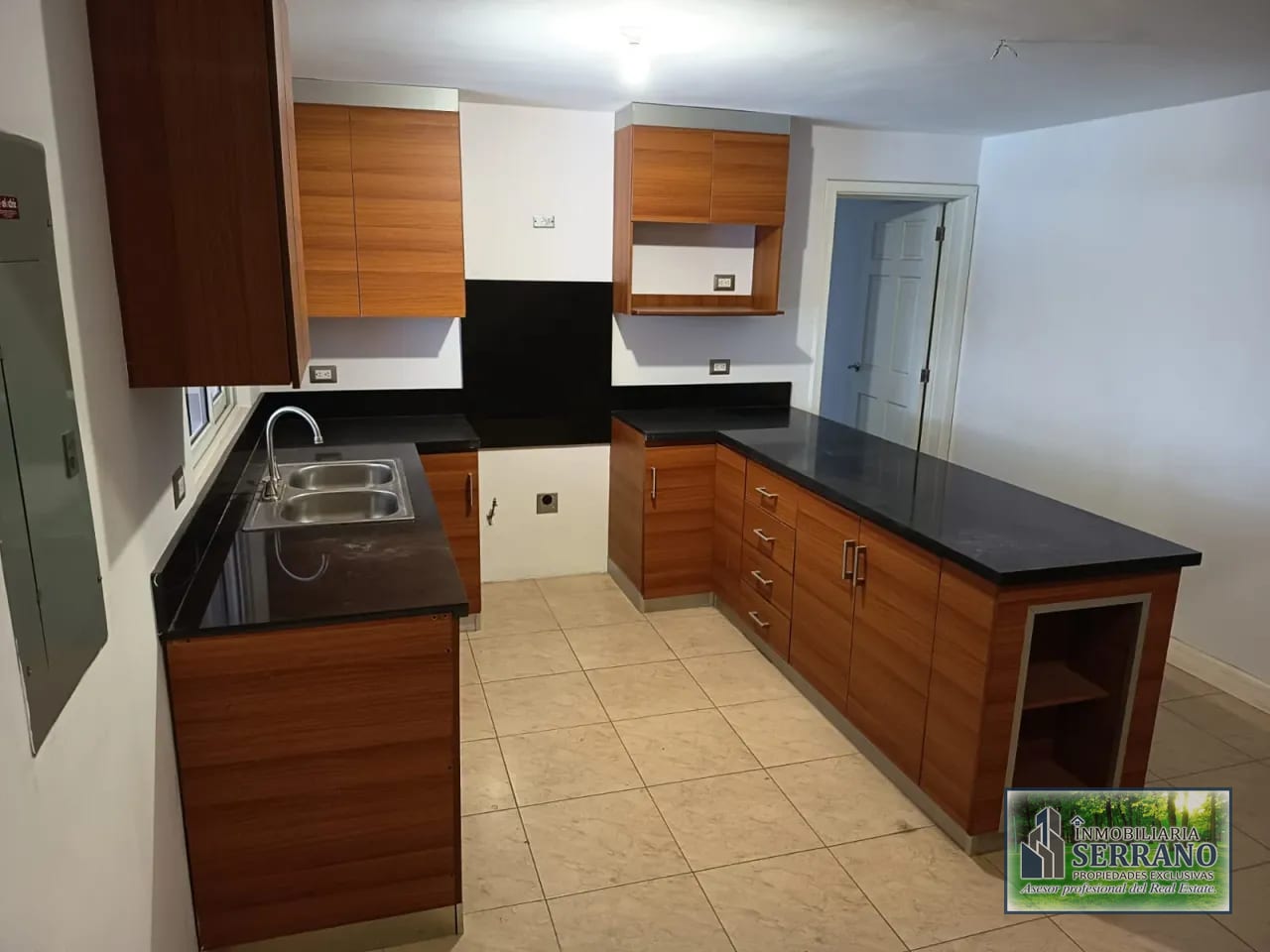 Rento Casa en Condominio Exclusivo Cayála 10 Casas. — Casa en Alquiler en Explanada Cayalá, Zona 16, Guatemala, Ciudad — foto 4 de 17