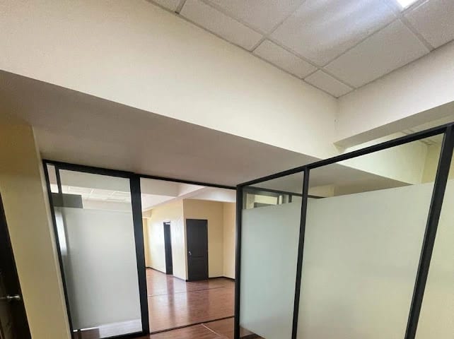 Oficina en RENTA en zona 10 — Oficina en Alquiler en Zona 10, Guatemala, Ciudad — foto 10 de 10