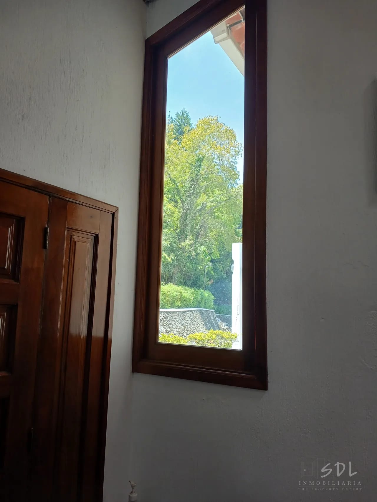 Zona 10 — Casa en Alquiler en Zona 10, Guatemala, Ciudad — foto 2 de 8