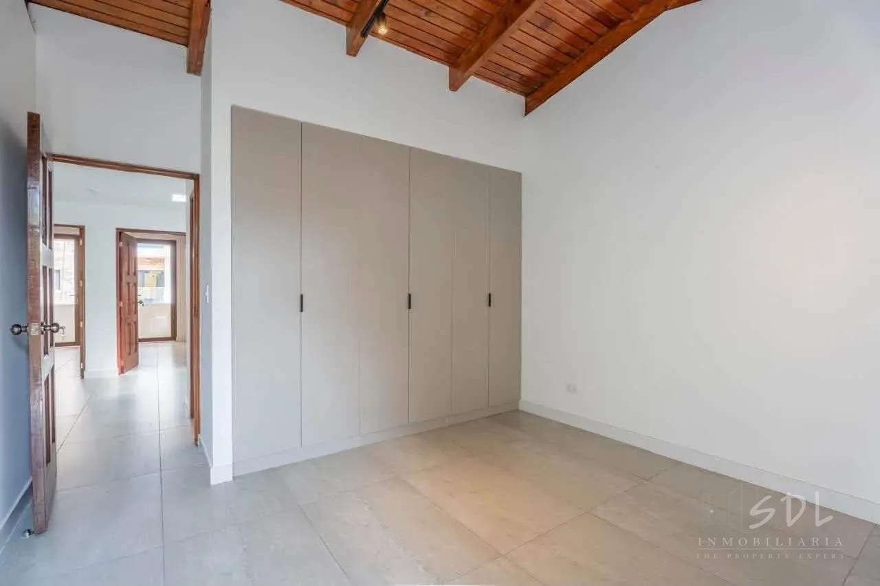Zona 10 — Casa en Venta en Zona 10, Guatemala, Ciudad — foto 4 de 8