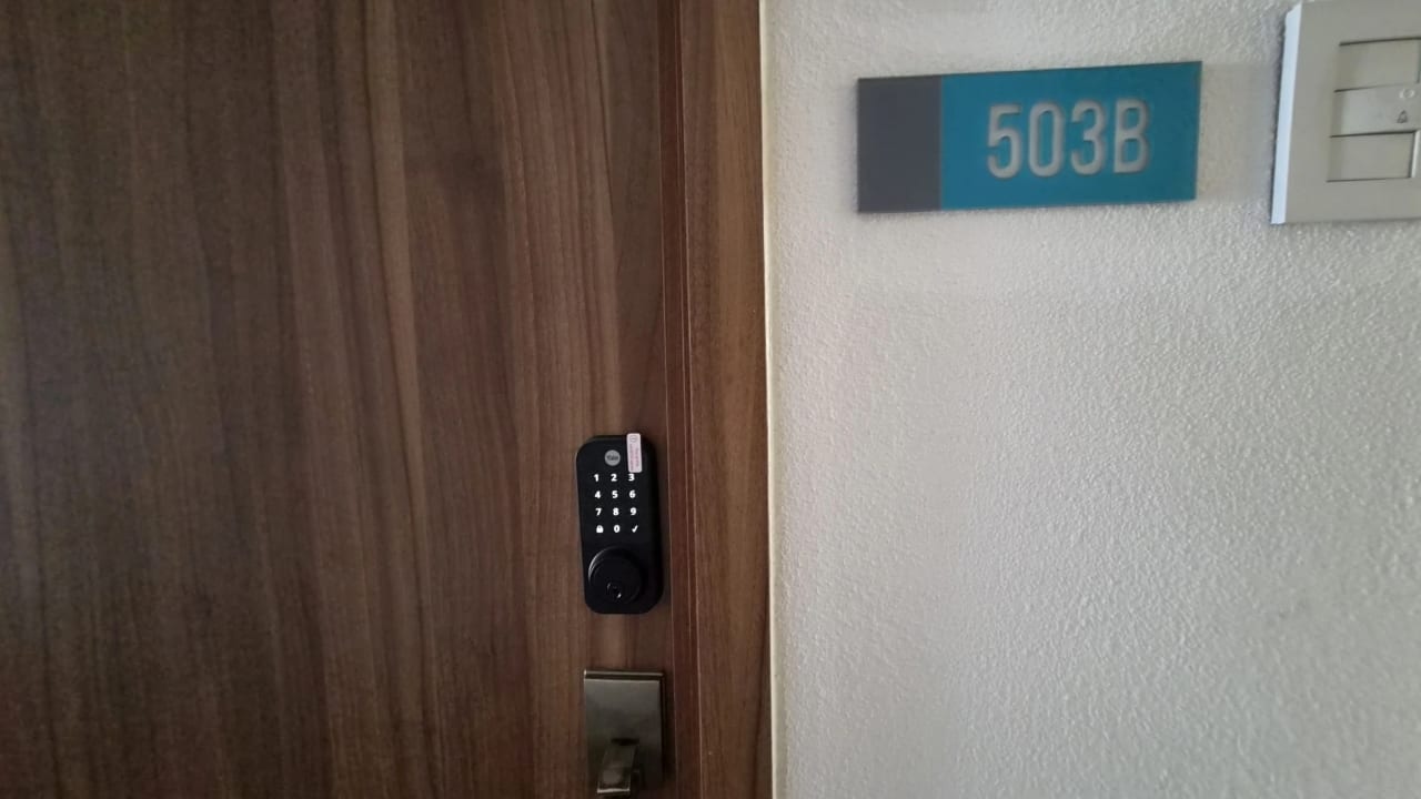 Entrada — Apartamento moderno en Ciudad de Guatemala Zona 14 — Edificio en Alquiler en Be14, Zona 14, Guatemala, Ciudad — foto 2 de 11