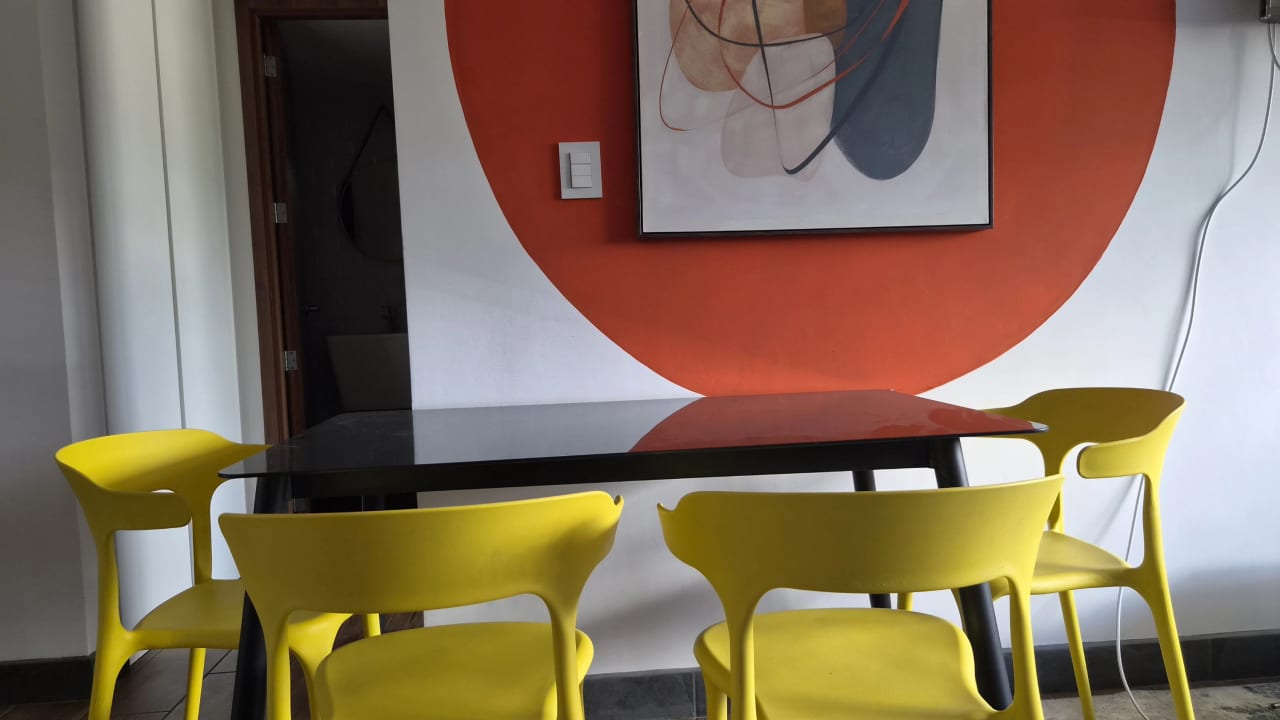 Comedor — Apartamento moderno en Ciudad de Guatemala Zona 14 — Edificio en Alquiler en Be14, Zona 14, Guatemala, Ciudad — foto 5 de 11
