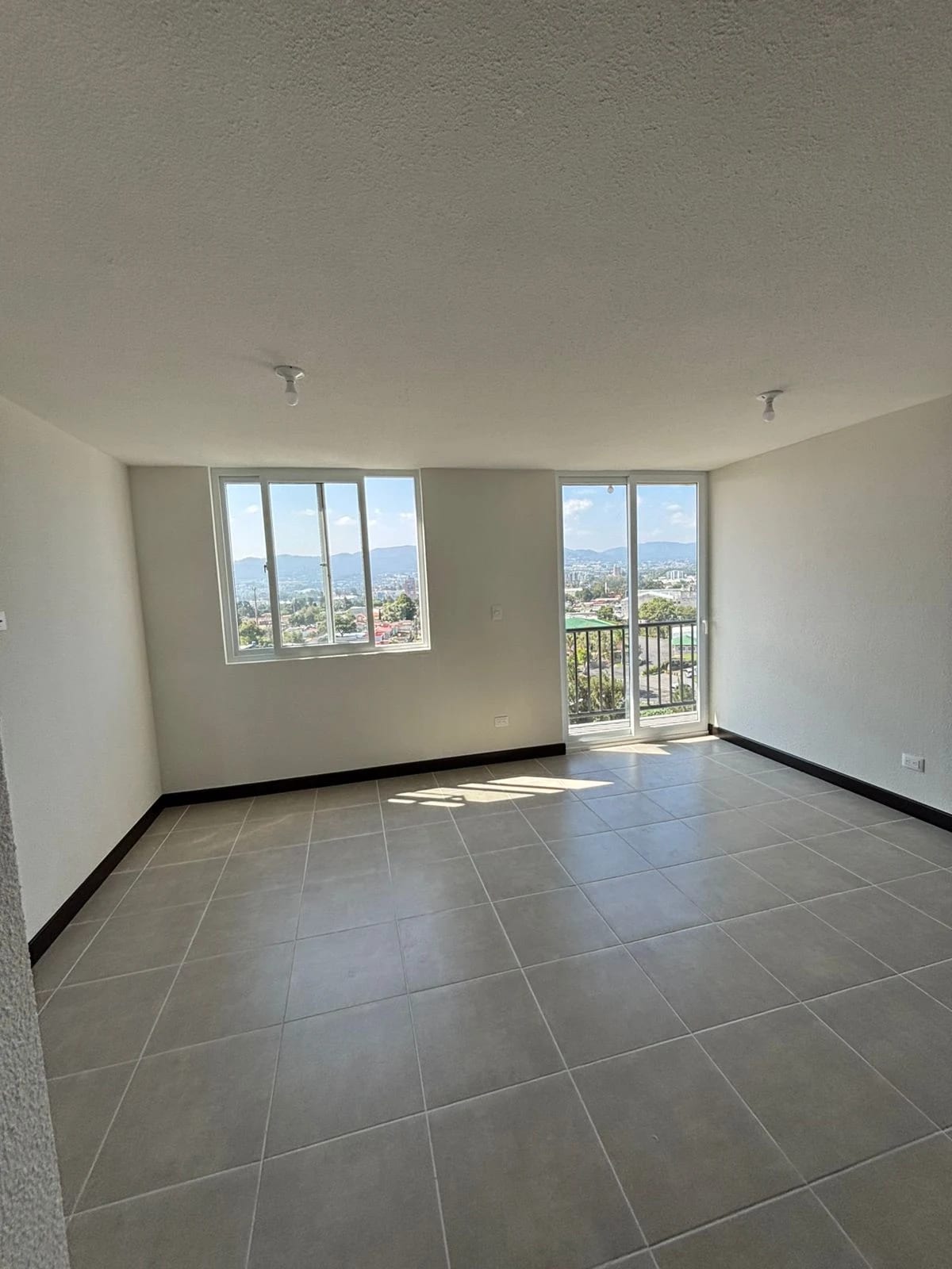 Apartamento en Venta - Zona 12 — Apartamento en Venta en Esenta, Zona 12, Guatemala, Ciudad — foto 2 de 14