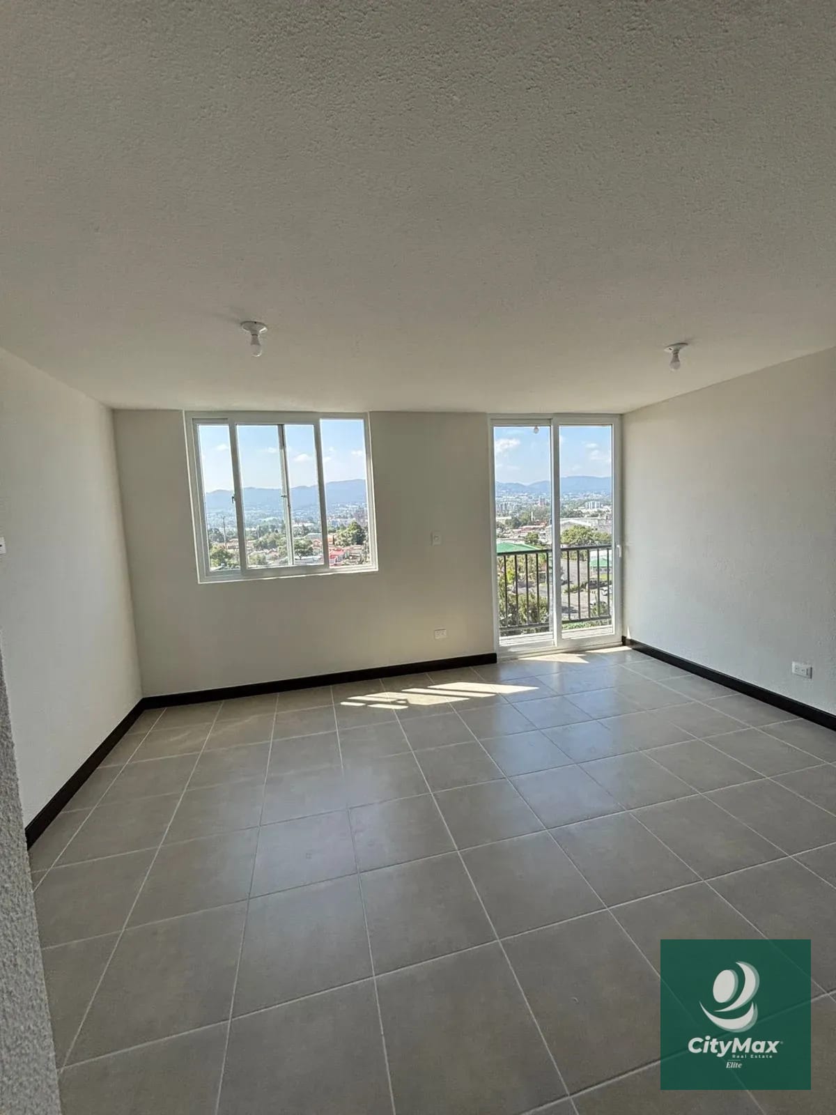 Apartamento en Venta - Zona 12 — Apartamento en Venta en Esenta, Zona 12, Guatemala, Ciudad — foto 2 de 14