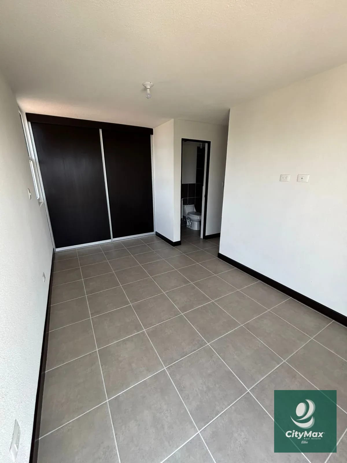 Apartamento en Venta - Zona 12 — Apartamento en Venta en Esenta, Zona 12, Guatemala, Ciudad — foto 5 de 14