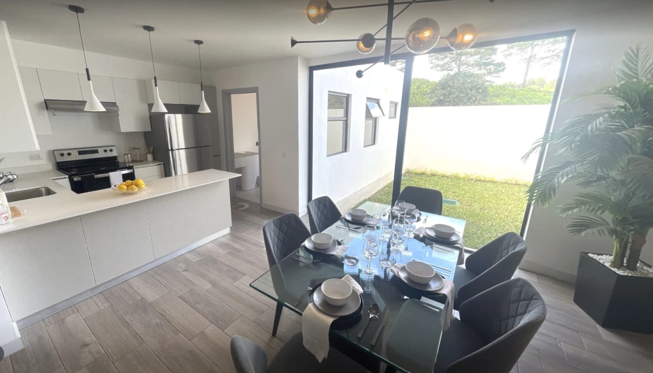 Exclusiva Residencia en Venta Portal del Bosque IV — Casa en Venta en Portal del Bosque IV, Carretera a El Salvador, Guatemala, Ciudad — foto 4 de 10