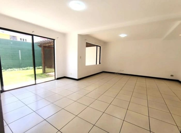 Venta de Casa en Condominio Terravista — Casa en Venta en Carretera a El Salvador, Guatemala, Ciudad — foto 3 de 9