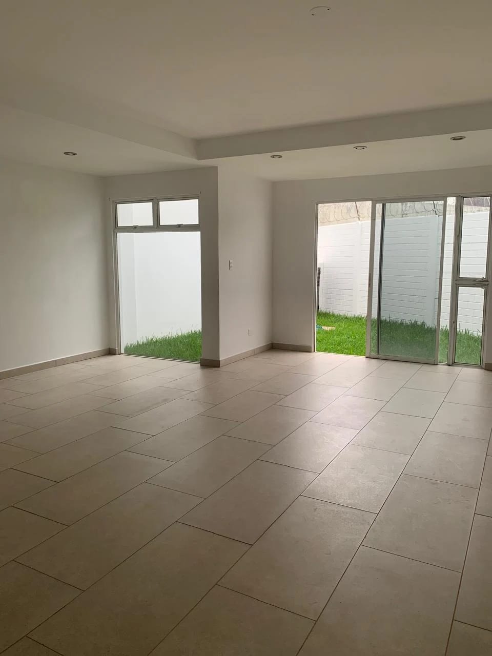 ÁREA SOCIAL — Casa en Venta - KM 15 Carretera a el Salvador — Casa en Venta en Paraje Solar, Carretera a El Salvador, Guatemala, Ciudad — foto 3 de 15