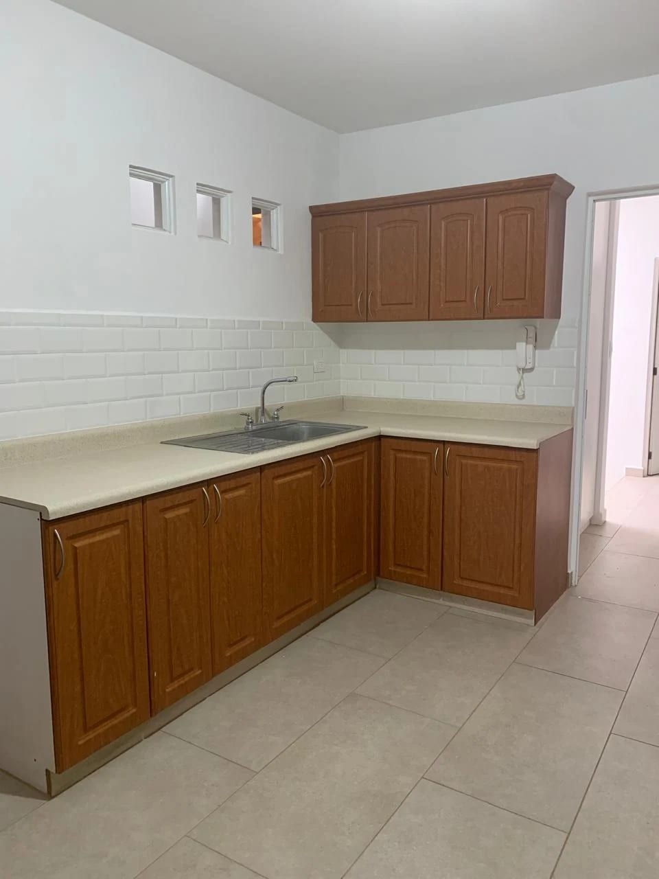 COCINA — Casa en Venta - KM 15 Carretera a el Salvador — Casa en Venta en Paraje Solar, Carretera a El Salvador, Guatemala, Ciudad — foto 7 de 15