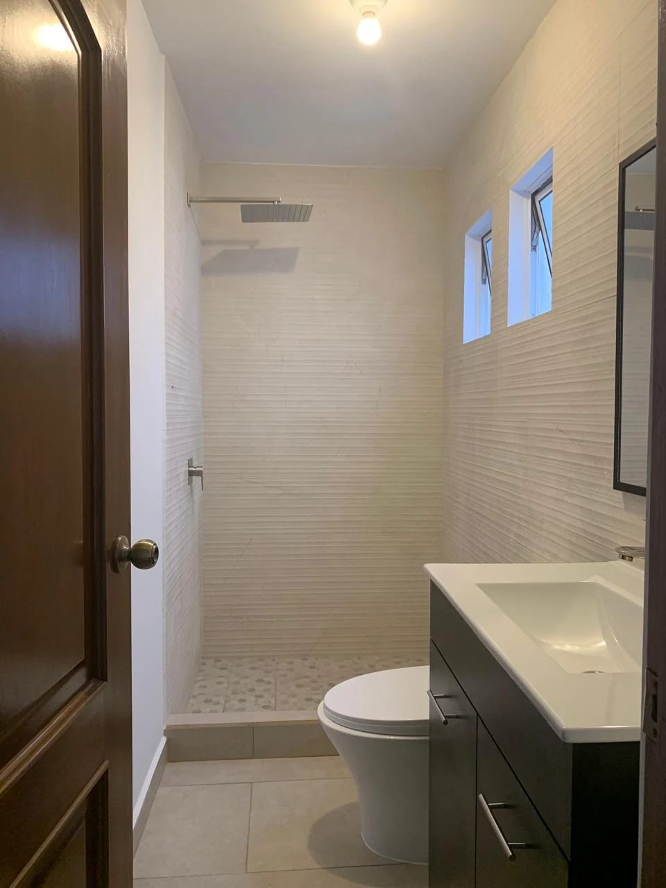 SANITARIO COMPARTIDO — Casa en Venta - KM 15 Carretera a el Salvador — Casa en Venta en Paraje Solar, Carretera a El Salvador, Guatemala, Ciudad — foto 14 de 15