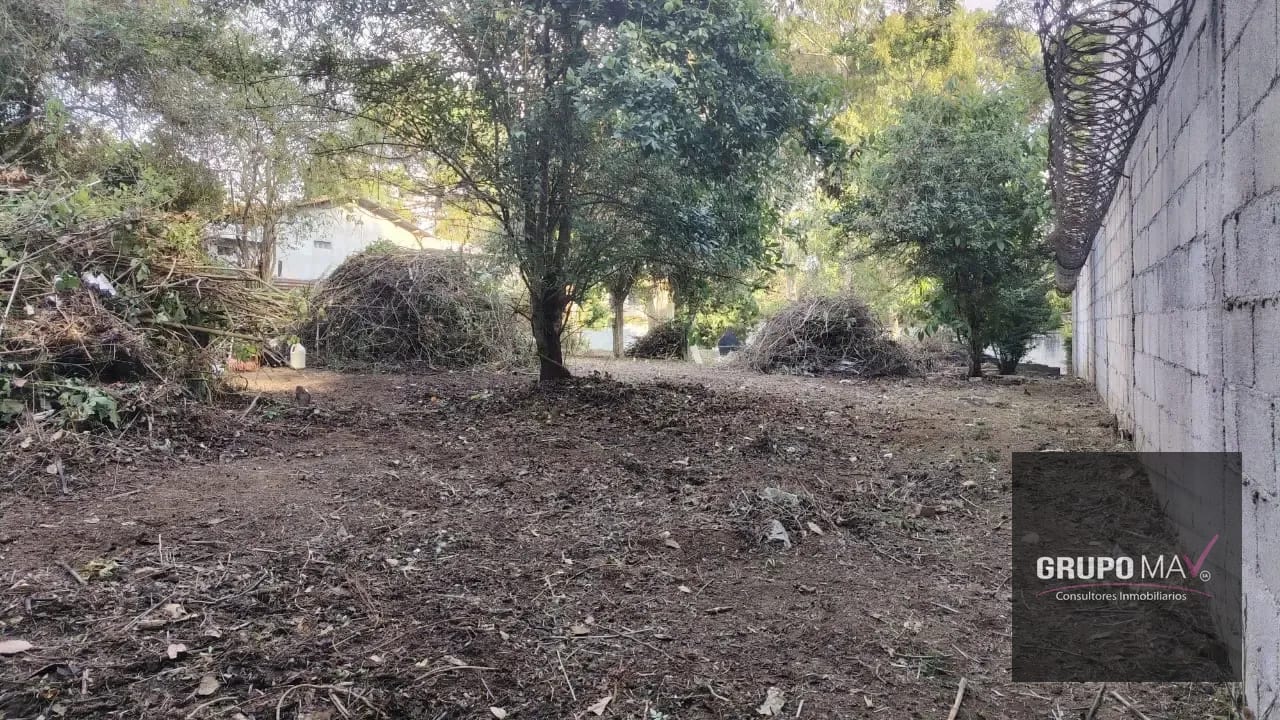 Terreno en Santiago Sacatepéquez - Image 1