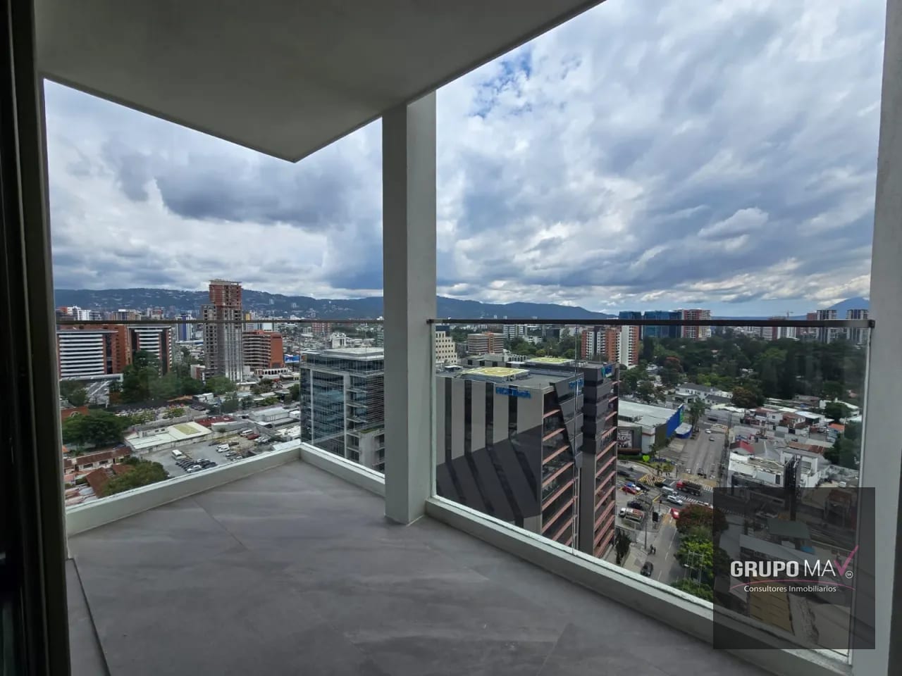 Apartamento Zona 10 Edificio Atarah — Apartamento en Alquiler en Atarah, Zona 10, Guatemala, Ciudad — foto 1 de 9