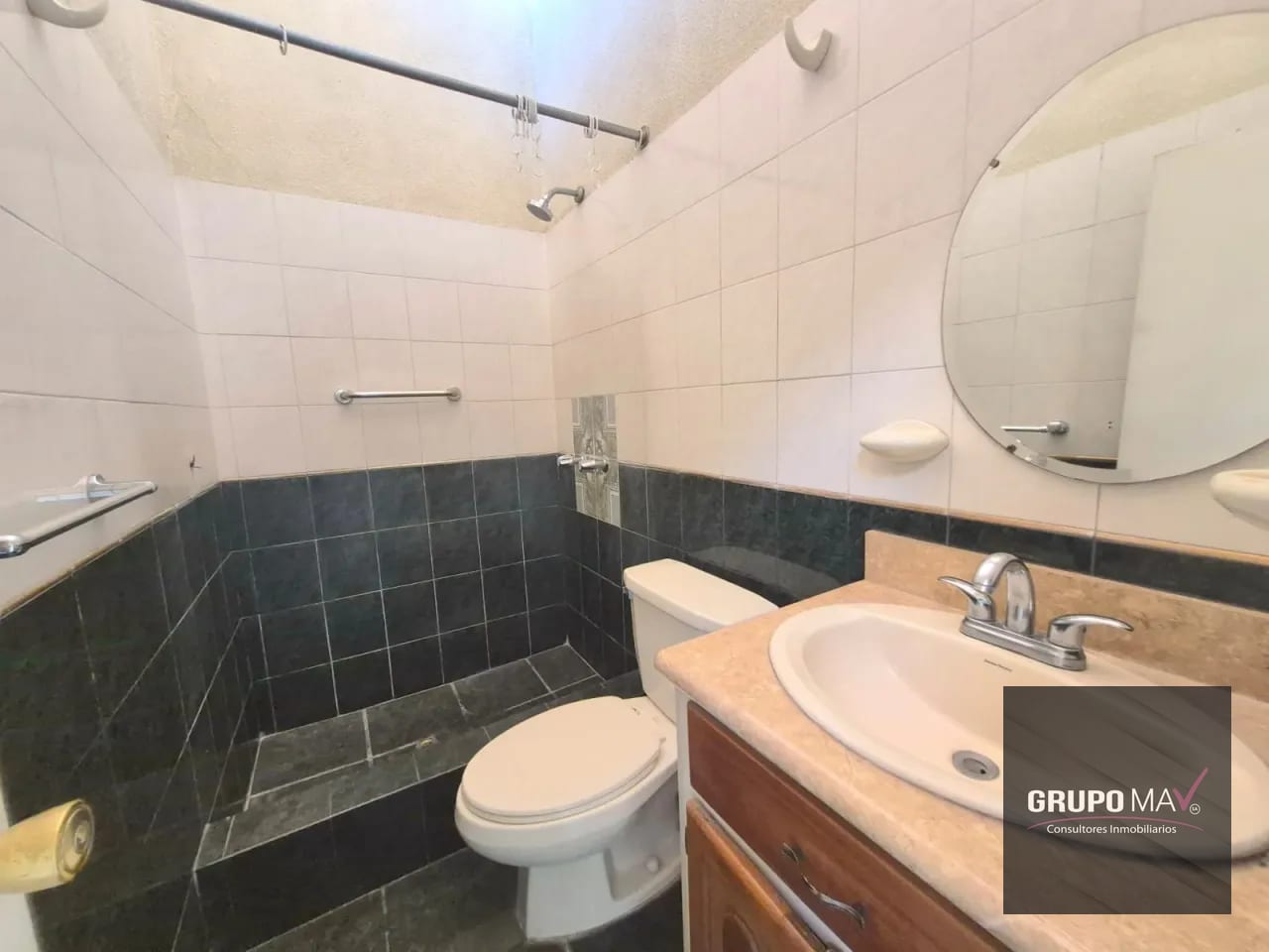 Casa Residencial Bosques de San Nicolas, Mixco Zona 4 — Casa en Venta en Bosques de San Nicolás, Zona 4 Mixco, Guatemala, Ciudad — foto 10 de 15