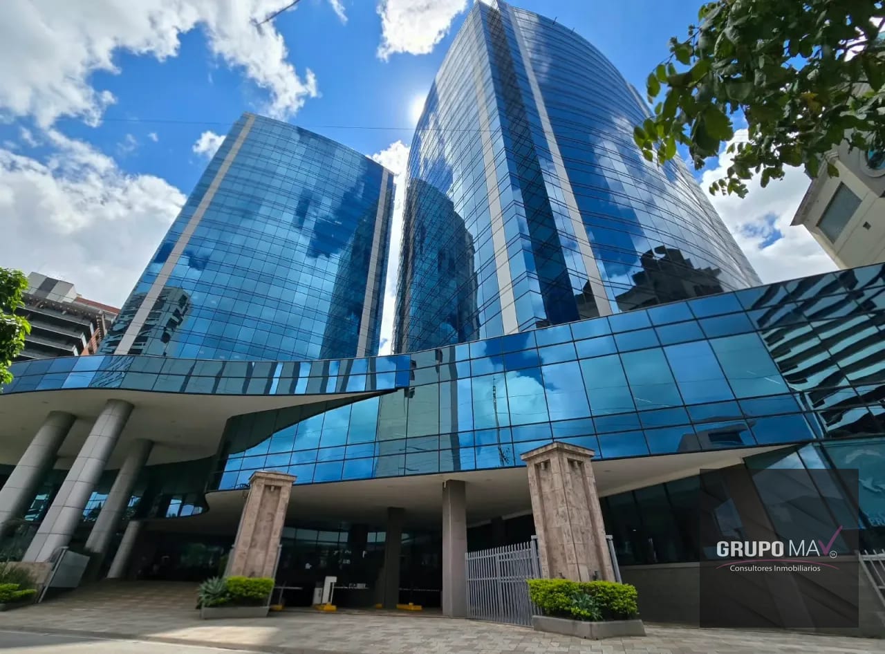 Oficina Zona 10 Edificio Interaméricas — Oficina en Alquiler en Zona 10, Guatemala, Ciudad — foto 1 de 12