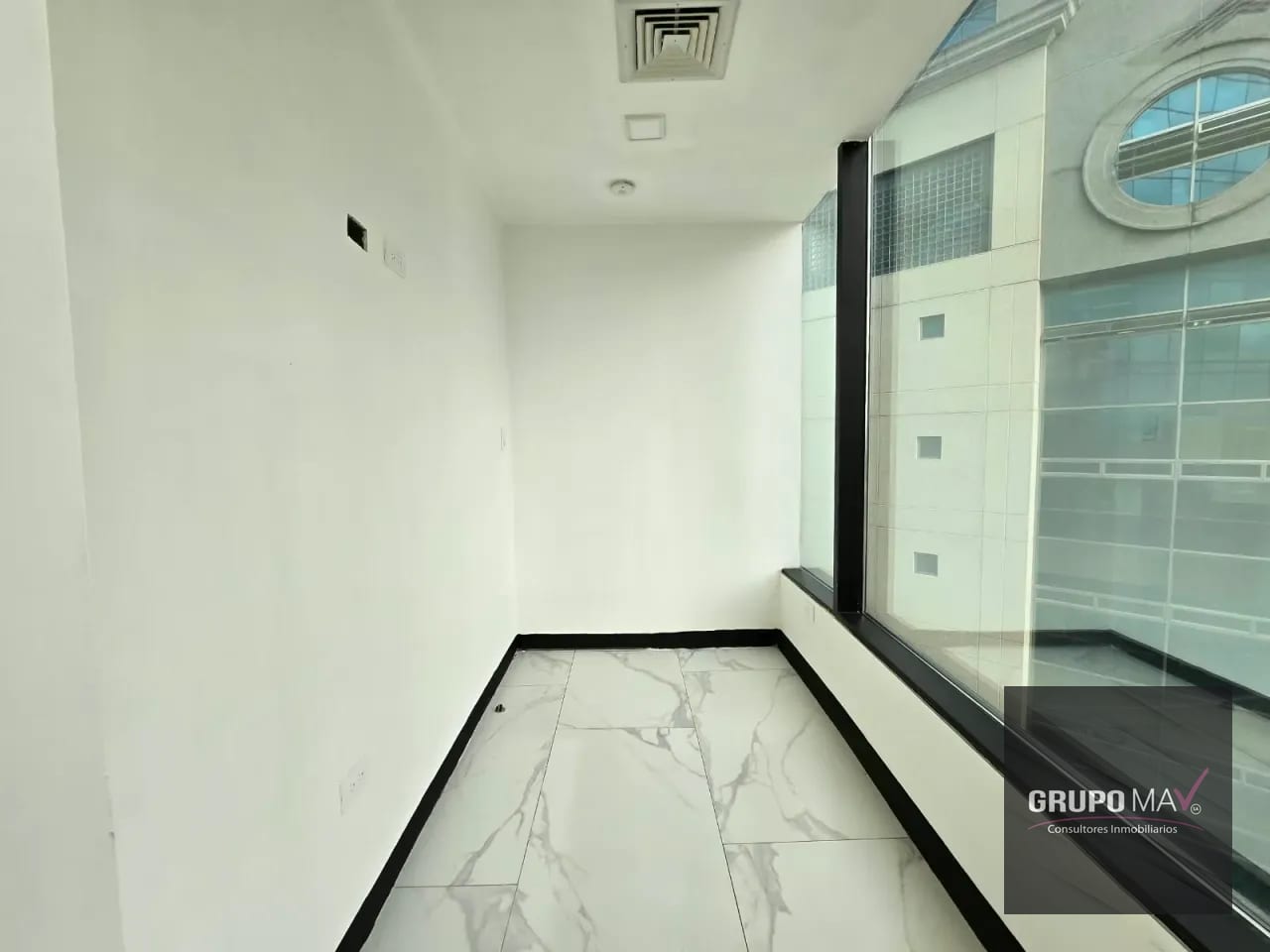 Oficina Zona 10 Edificio Interaméricas — Oficina en Alquiler en Zona 10, Guatemala, Ciudad — foto 6 de 12