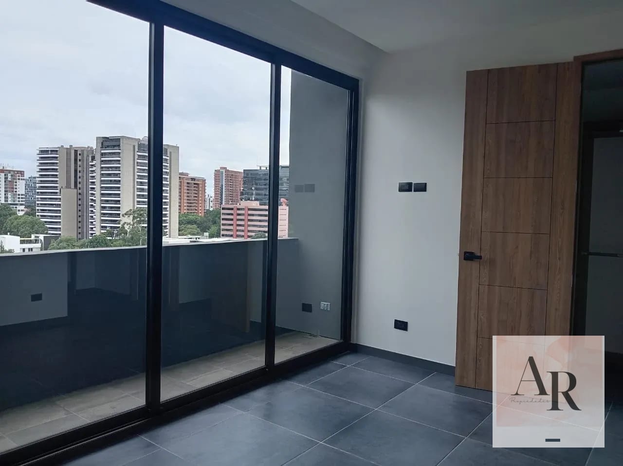 Apartemaneto en renta zona 10 — Apartamento en Alquiler en Zona 10, Guatemala, Ciudad — foto 5 de 8