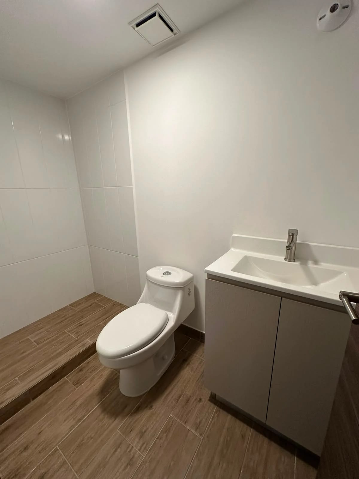 Apartamento nuevo en renta en MODRA zona 4 — Apartamento en Alquiler en Modra II, Zona 4, Guatemala, Ciudad — foto 15 de 17
