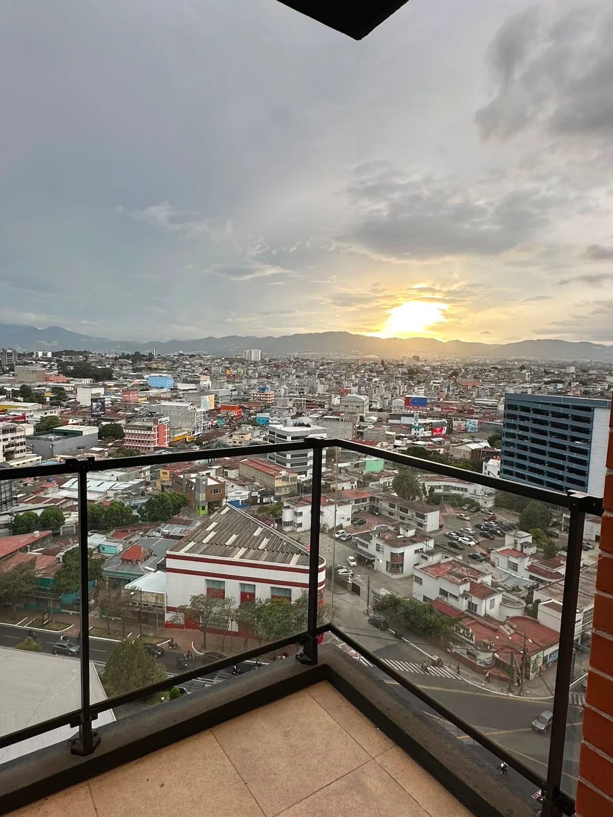 Apartamento nuevo en renta en MODRA zona 4 — Apartamento en Alquiler en Modra II, Zona 4, Guatemala, Ciudad — foto 16 de 17