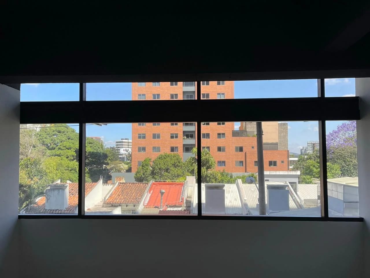 Oficina en Zona 10 — Oficina en Alquiler en Zona 10, Guatemala, Ciudad — foto 3 de 10