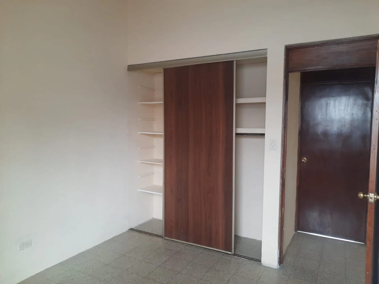Casa en Mariscal Zona 11 — Casa en Alquiler en Zona 11, Guatemala, Ciudad — foto 8 de 10