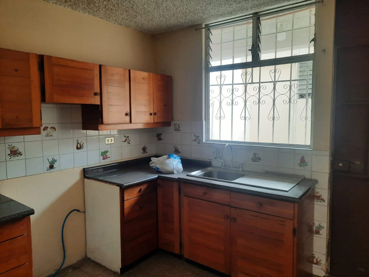 Casa en Mariscal Zona 11 — Casa en Alquiler en Zona 11, Guatemala, Ciudad — foto 9 de 10