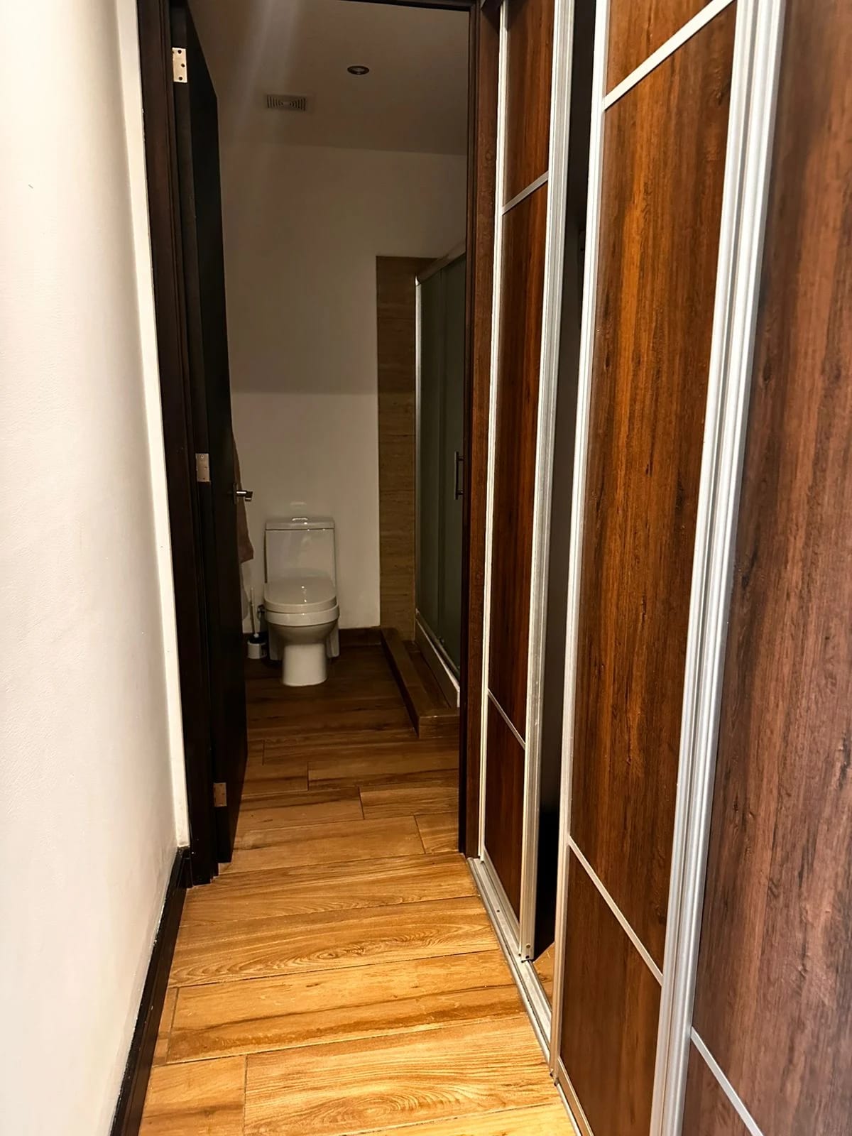 Apartamento amueblado tipo estudio en Zona 10 — Apartamento en Alquiler en Zona 10, Guatemala, Ciudad — foto 3 de 7
