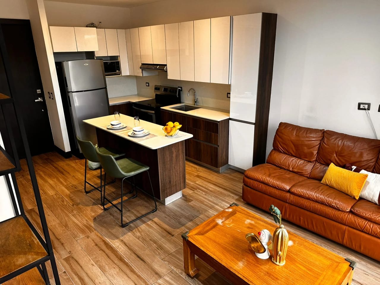 Apartamento amueblado tipo estudio en Zona 10 — Apartamento en Alquiler en Zona 10, Guatemala, Ciudad — foto 7 de 7