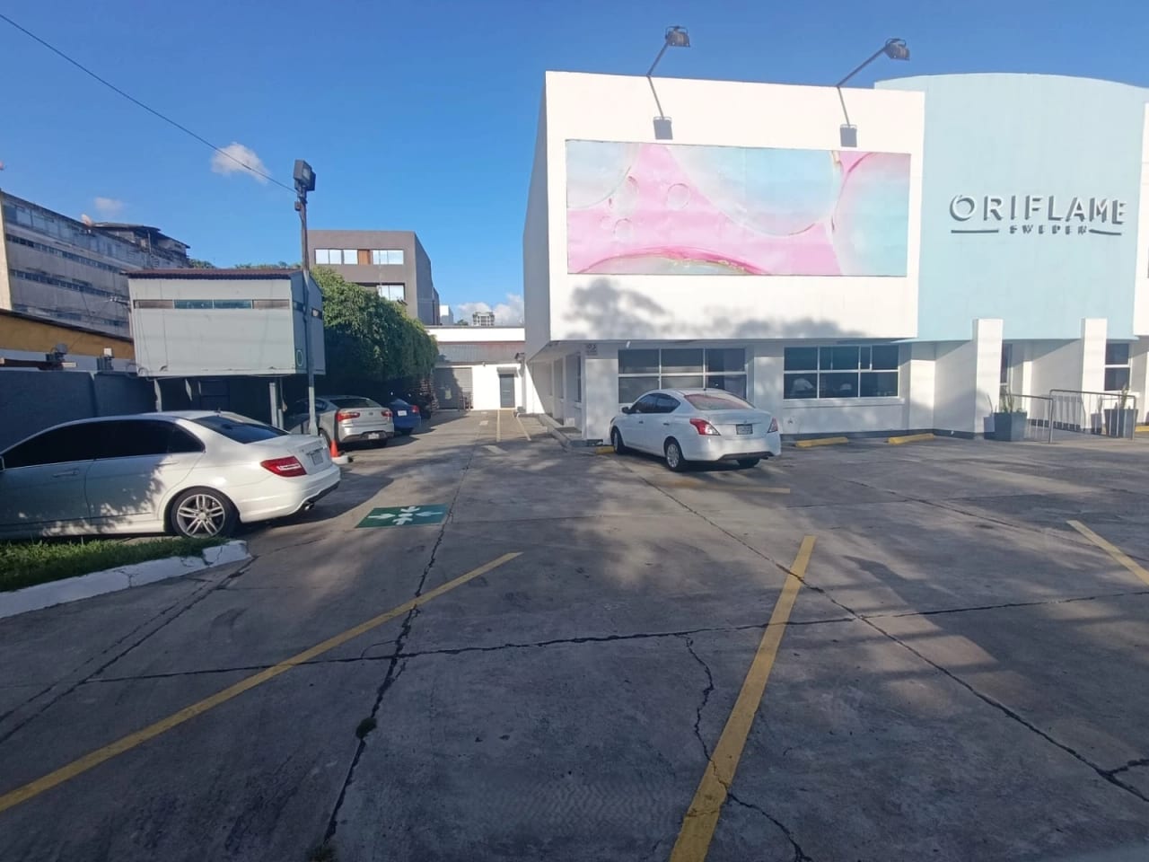 Propiedad comercial en Zona 9 — Local en Alquiler en Zona 9, Guatemala, Ciudad — foto 3 de 4