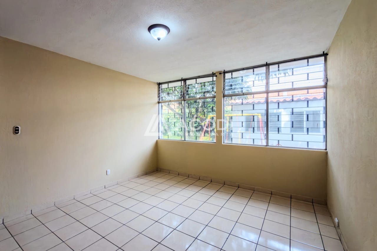 Casa de un nivel en Zona 10 — Casa en Alquiler en Zona 10, Guatemala, Ciudad — foto 6 de 10