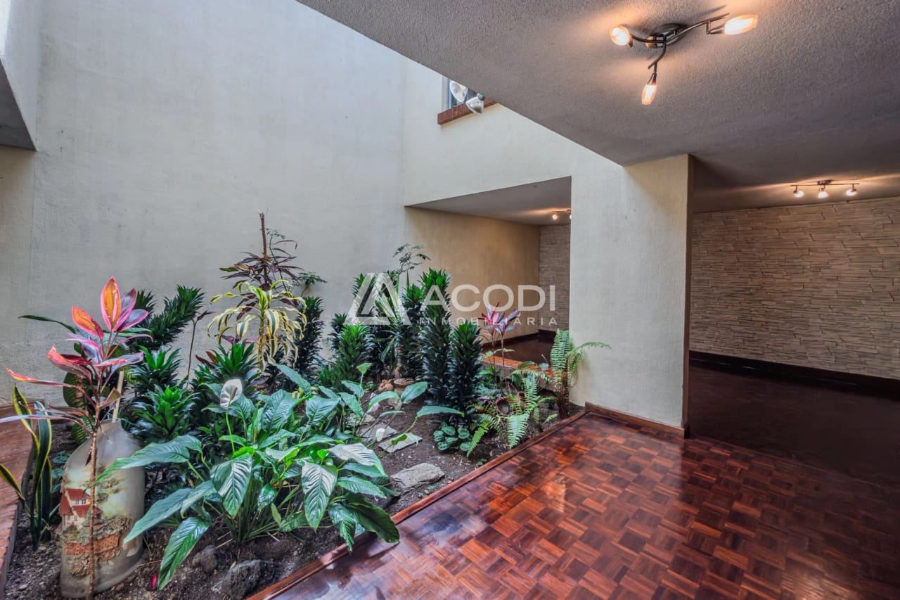 Casa en Zona 10 — Casa en Alquiler en Zona 10, Guatemala, Ciudad — foto 2 de 11