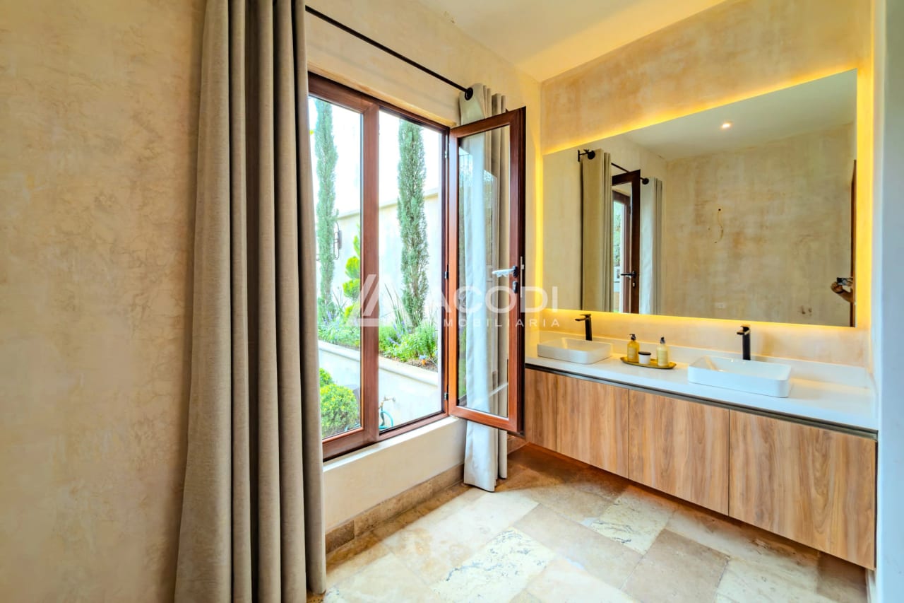 Casa de un nivel amueblada en Antigua Guatemala — Casa en Venta en Antigua, Sacatepéquez — foto 9 de 10