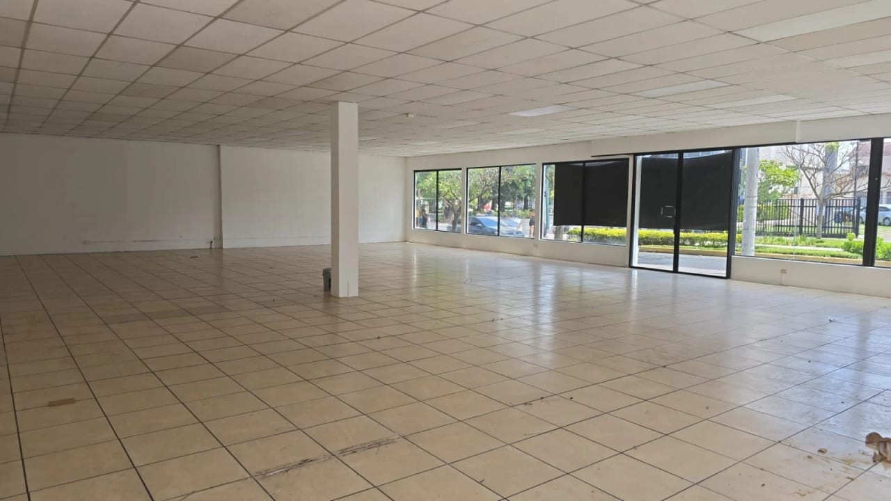 Local en Zona 9 — Local en Alquiler en Zona 9, Guatemala, Ciudad — foto 1 de 10